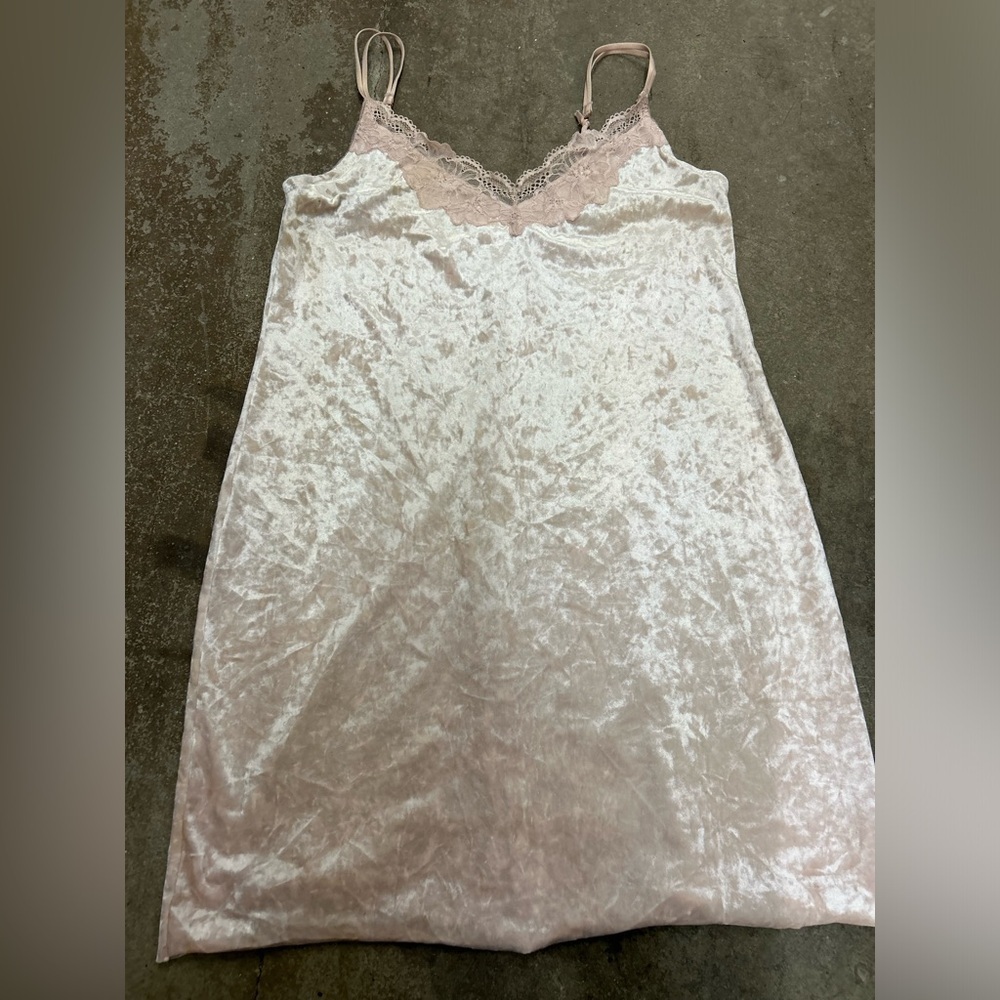 H&M Soft Pink Velvet Slip with Lace coquette fairy holiday festive